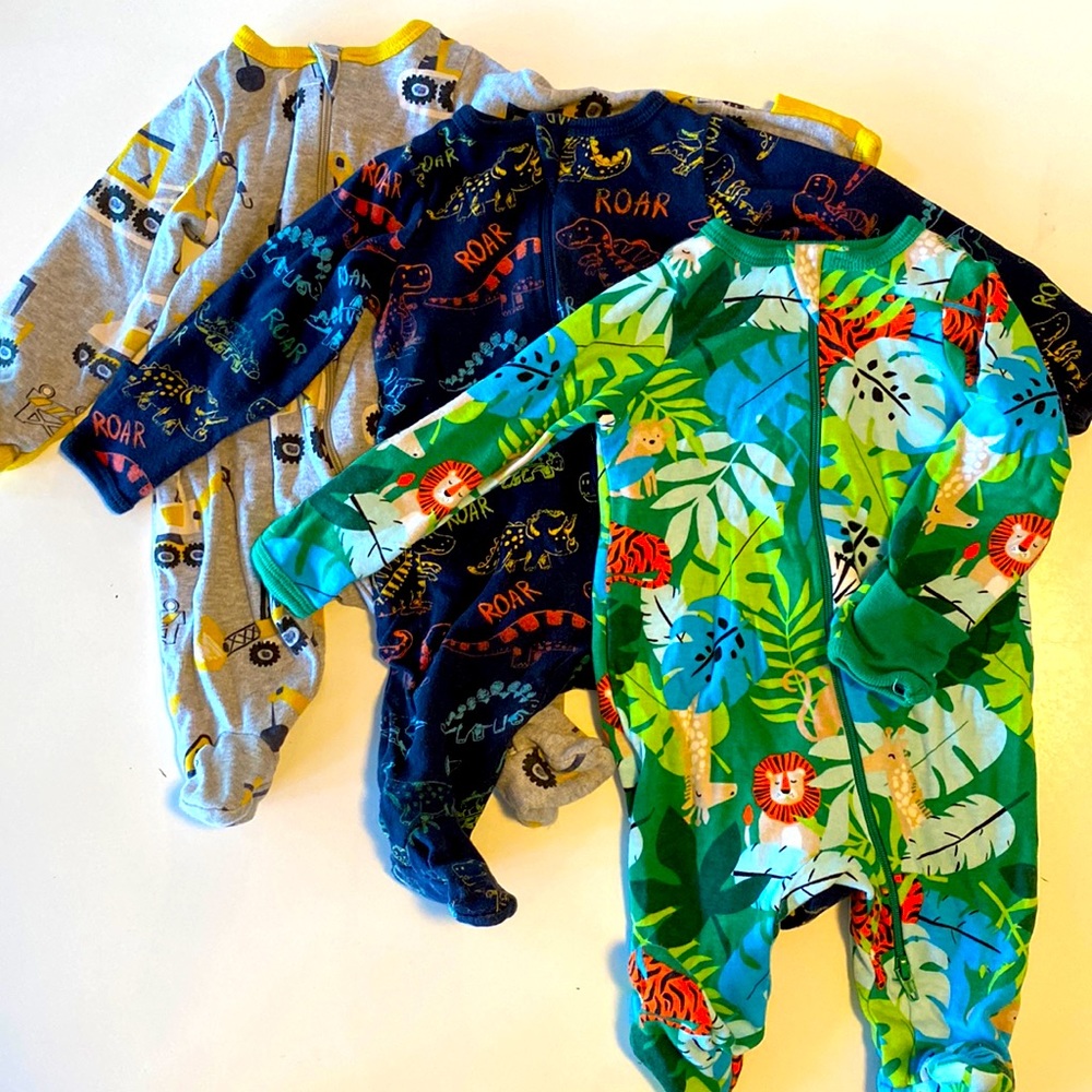 Newborn sleepwear, set of 3 pajamas, 2022 like new